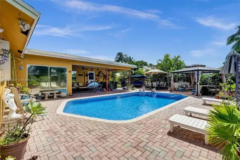 7260 SW 20th Street Plantation FL 33317