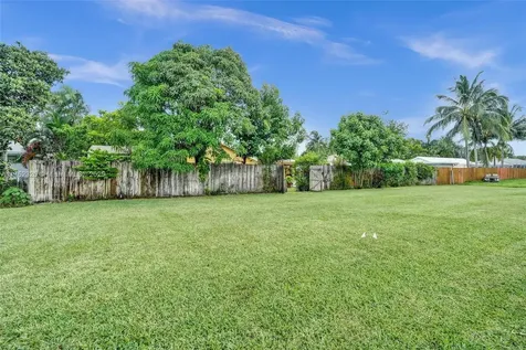 7260 SW 20th Street Plantation FL 33317