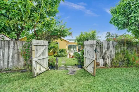 7260 SW 20th Street Plantation FL 33317