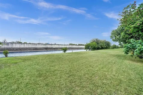 7260 SW 20th Street Plantation FL 33317