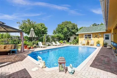 7260 SW 20th Street Plantation FL 33317