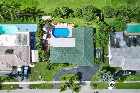 7260 SW 20th Street Plantation FL 33317