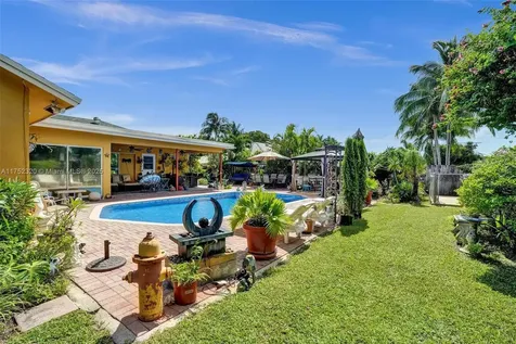 7260 SW 20th Street Plantation FL 33317