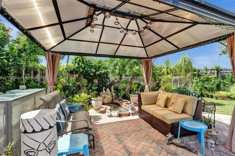 7260 SW 20th Street Plantation FL 33317