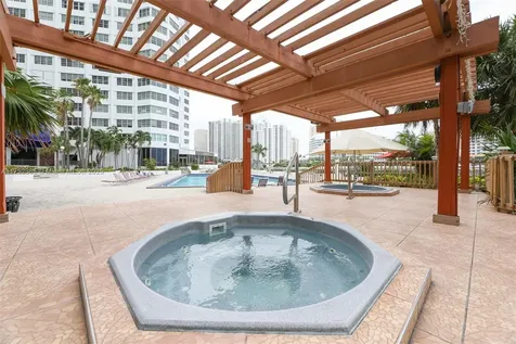 825 Brickell Bay Drive Miami FL 33131
