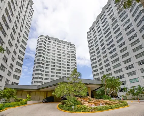 825 Brickell Bay Drive Miami FL 33131