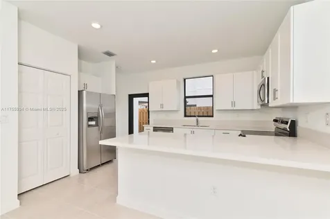 523 SW 19th Terrace Fort Lauderdale FL 33312