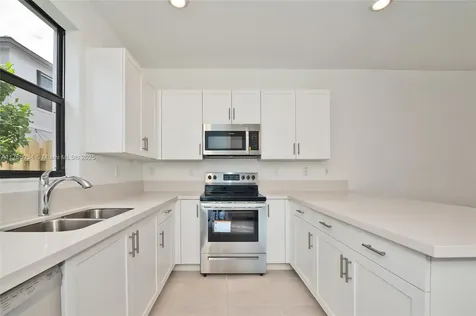 523 SW 19th Terrace Fort Lauderdale FL 33312