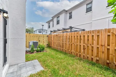 523 SW 19th Terrace Fort Lauderdale FL 33312