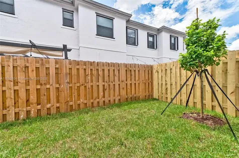 523 SW 19th Terrace Fort Lauderdale FL 33312