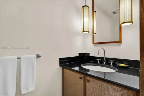 101 20 Miami Beach FL 33139