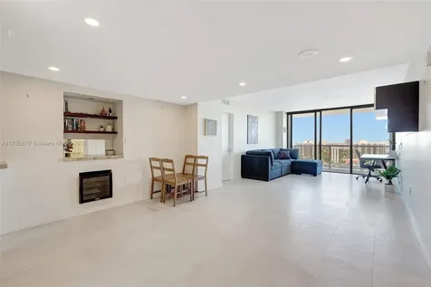 3675 N Country Club Drive Aventura FL 33180