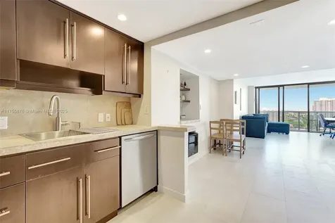 3675 N Country Club Drive Aventura FL 33180