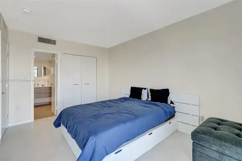 3675 N Country Club Drive Aventura FL 33180