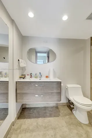 3675 N Country Club Drive Aventura FL 33180