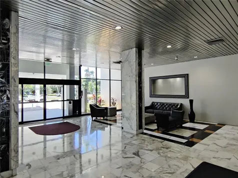 3675 N Country Club Drive Aventura FL 33180
