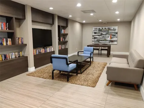3675 N Country Club Drive Aventura FL 33180