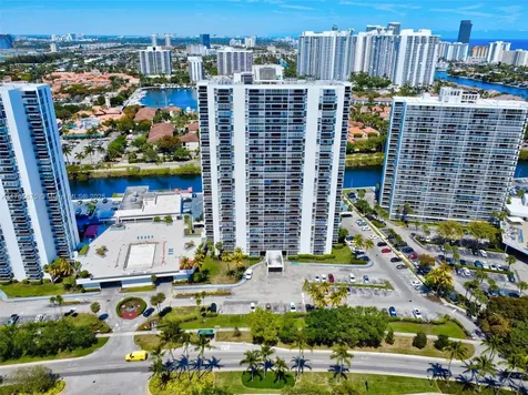3675 N Country Club Drive Aventura FL 33180