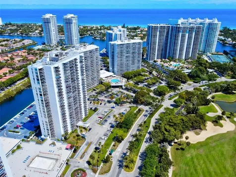3675 N Country Club Drive Aventura FL 33180