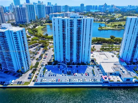 3675 N Country Club Drive Aventura FL 33180