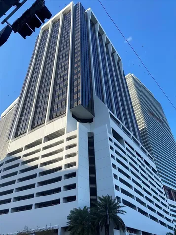 2 S Biscayne Boulevard Miami FL 33131