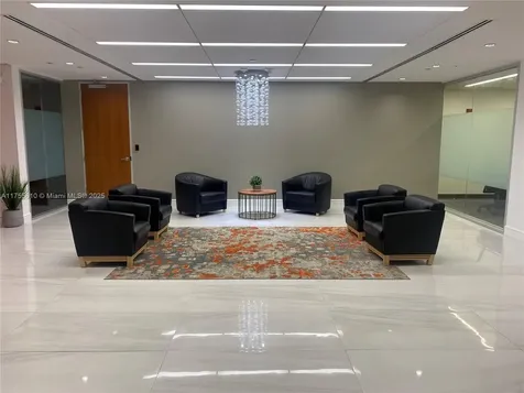 2 S Biscayne Boulevard Miami FL 33131