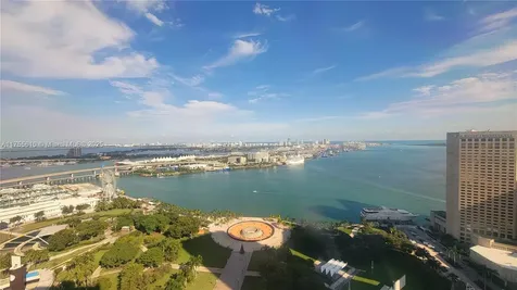 2 S Biscayne Boulevard Miami FL 33131