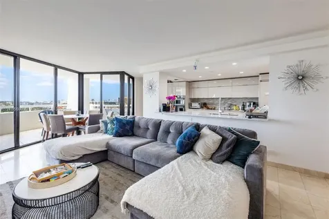 1000 Quayside Terrace Miami FL 33138