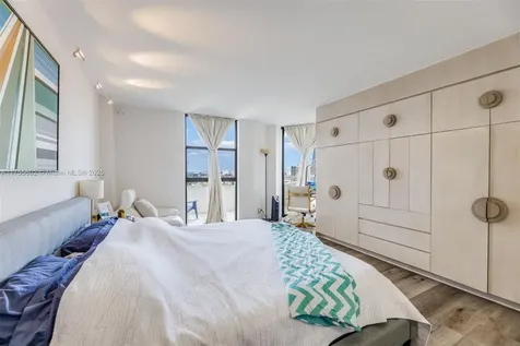 1000 Quayside Terrace Miami FL 33138