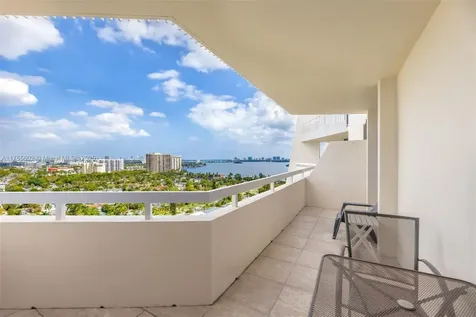 1000 Quayside Terrace Miami FL 33138