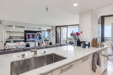 1000 Quayside Terrace Miami FL 33138