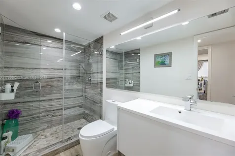 1000 Quayside Terrace Miami FL 33138
