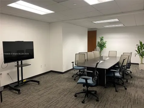 2 S Biscayne Boulevard Miami FL 33131