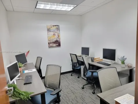 2 S Biscayne Boulevard Miami FL 33131