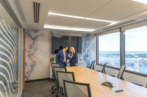 2 S Biscayne Boulevard Miami FL 33131