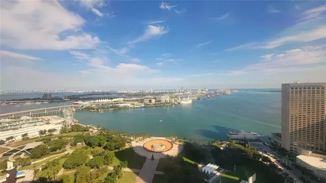 2 S Biscayne Boulevard Miami FL 33131