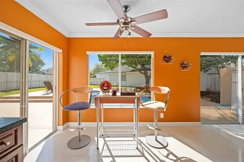 934 SW 176th Terrace Pembroke Pines FL 33029