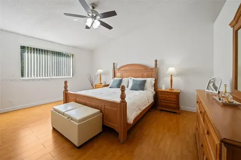 934 SW 176th Terrace Pembroke Pines FL 33029