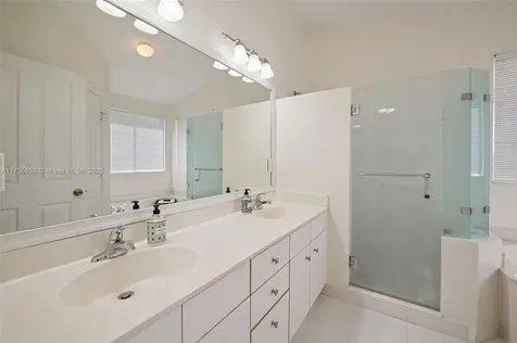 934 SW 176th Terrace Pembroke Pines FL 33029