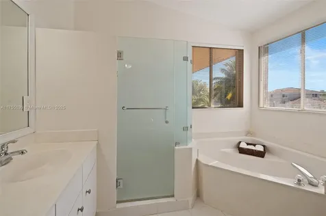 934 SW 176th Terrace Pembroke Pines FL 33029