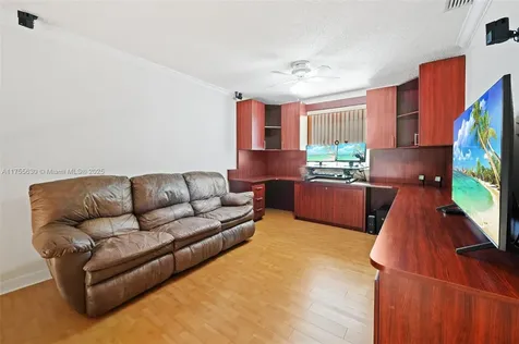 934 SW 176th Terrace Pembroke Pines FL 33029