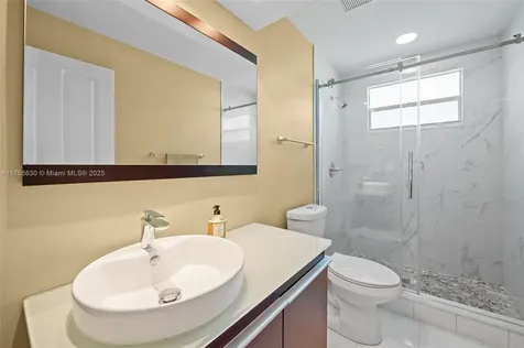 934 SW 176th Terrace Pembroke Pines FL 33029