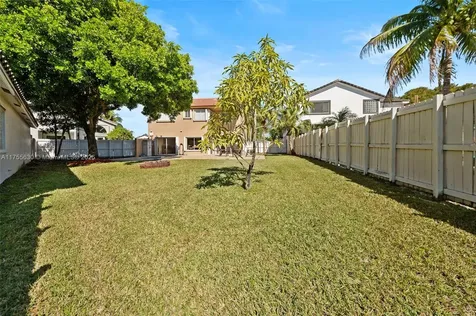 934 SW 176th Terrace Pembroke Pines FL 33029