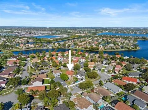 934 SW 176th Terrace Pembroke Pines FL 33029