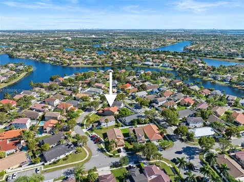934 SW 176th Terrace Pembroke Pines FL 33029