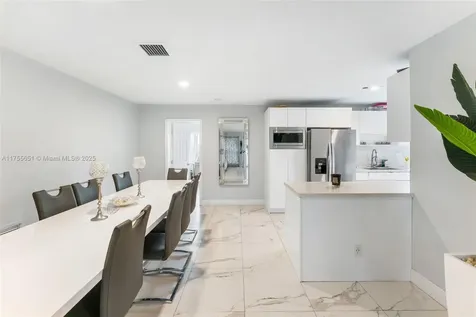 2751 NW 26th Avenue Oakland Park FL 33311