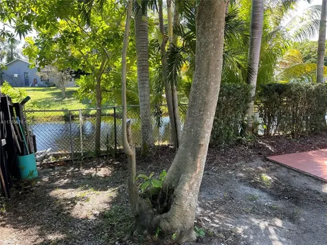 4930 SW 11th Circle Margate FL 33068