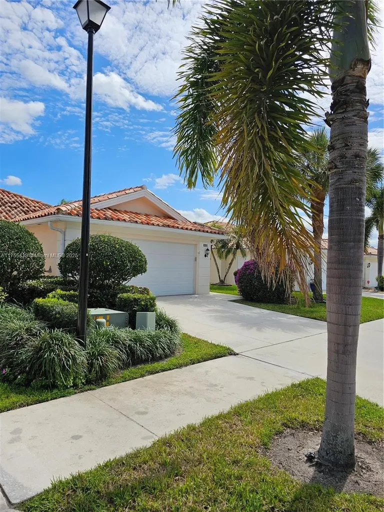 8281 SE Double Tree Drive Hobe Sound FL 33455