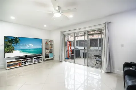 837 NW 208th Drive Pembroke Pines FL 33029