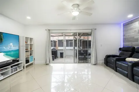 837 NW 208th Drive Pembroke Pines FL 33029